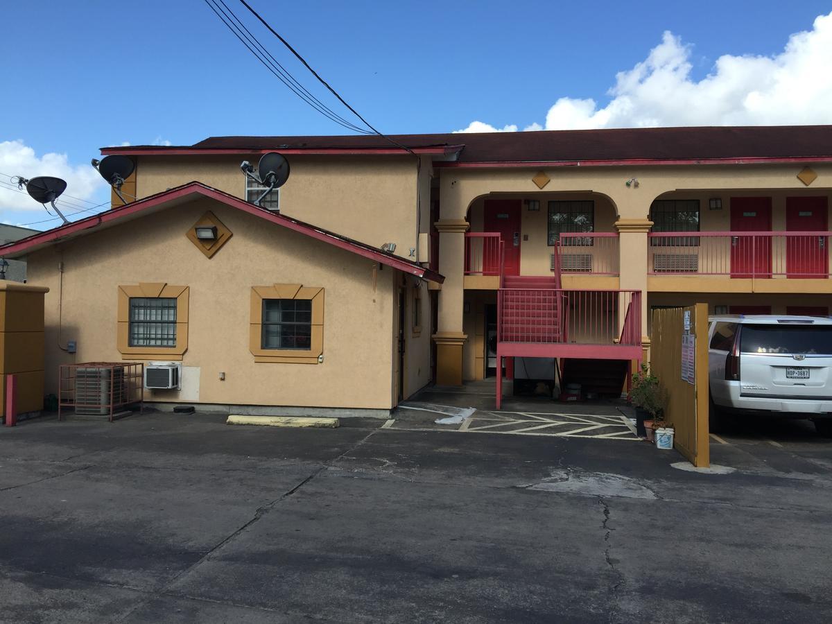 Regency Inn And Suites Houston Exterior photo